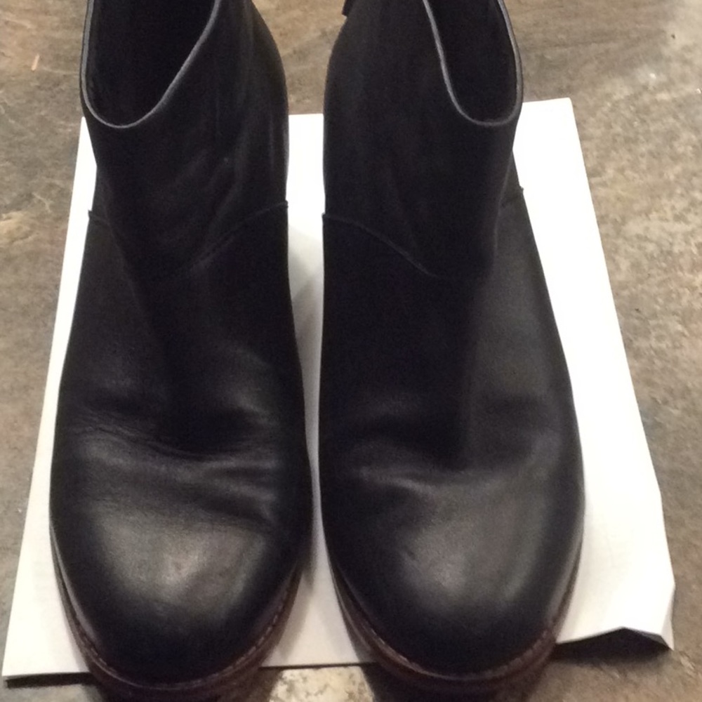 Leather Tom ankle boots